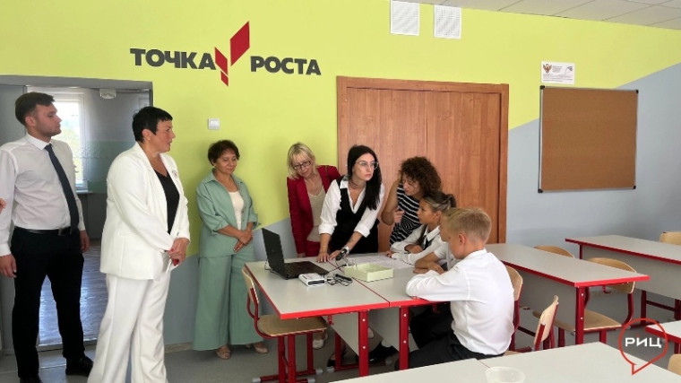 В ермолинской школе открыли два обучающих центра «Точка роста». В ермолинской школе открыли два обучающих центра «Точка роста».